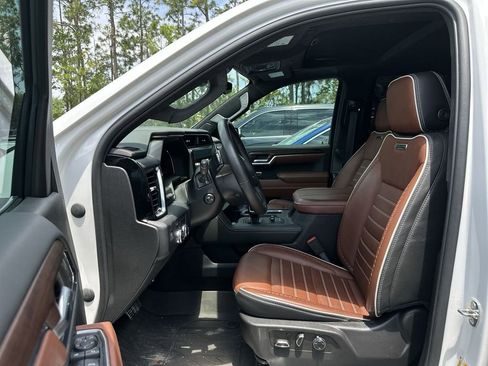 Used 2023 GMC Sierra 1500 Denali Ultimate AWD/4WD image 2
