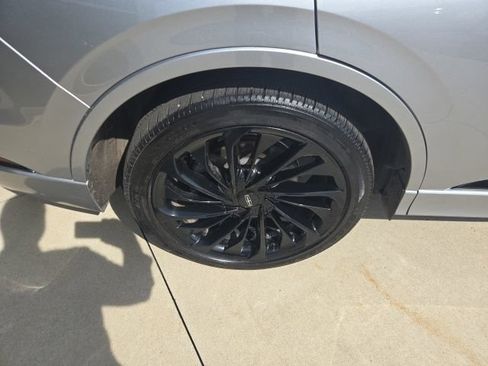 Certified 2023 Lincoln Aviator Reserve w/ Jet Package AWD/4WD image 12