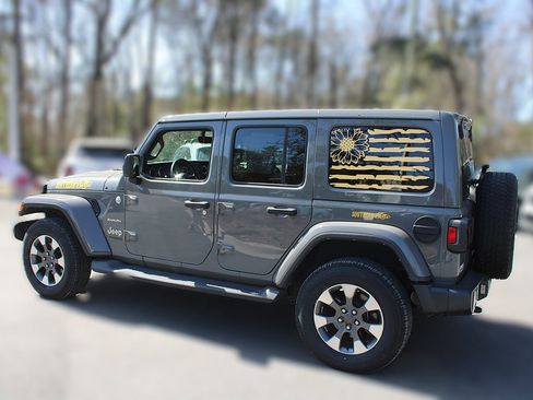 Used 2022 Jeep Wrangler Unlimited Sahara w/ Cold Weather Group image 6