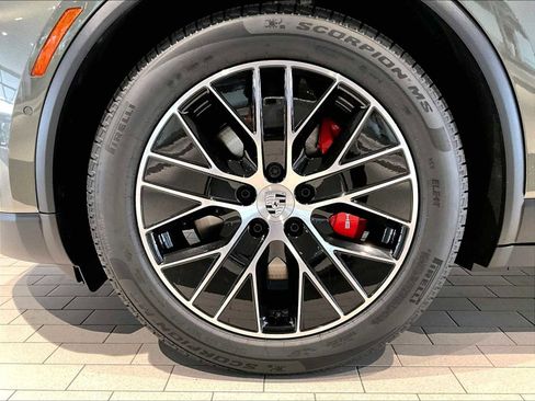 New 2025 Porsche Macan 4S Electric image 11