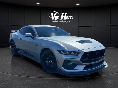 Used 2024 Ford Mustang GT RWD image 1