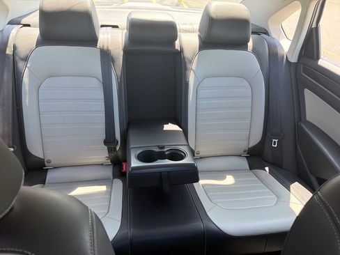 Used 2015 Volkswagen Passat 1.8T Sport FWD image 22