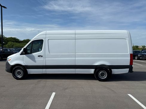 Certified 2025 Mercedes-Benz Sprinter 2500 image 8