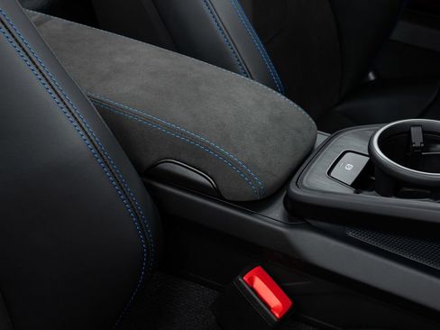 Used 2025 Porsche 911 GT3 RWD image 38