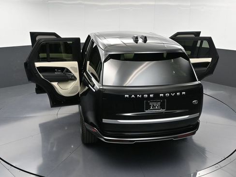 Used 2023 Land Rover Range Rover Autobiography image 39
