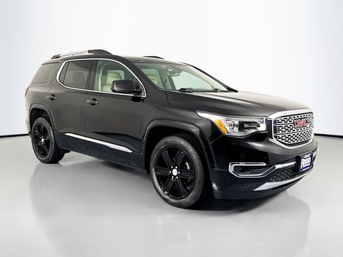 Used 2018 GMC Acadia Denali image 3