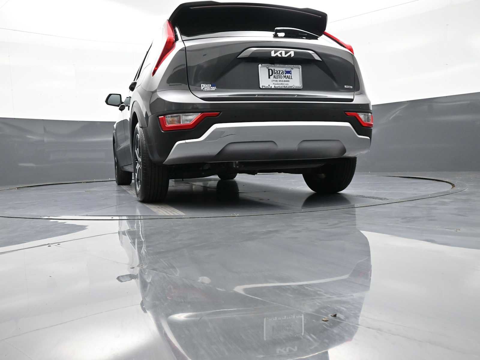 Certified 2025 Kia Niro EX w/ EX Cold Weather Package FWD image 29