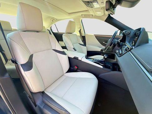 Used 2025 Lexus ES 350 w/ Premium Package image 15