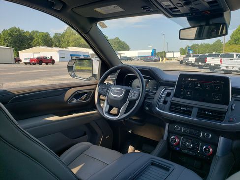 Used 2023 GMC Yukon SLT w/ SLT Premium Package RWD image 38