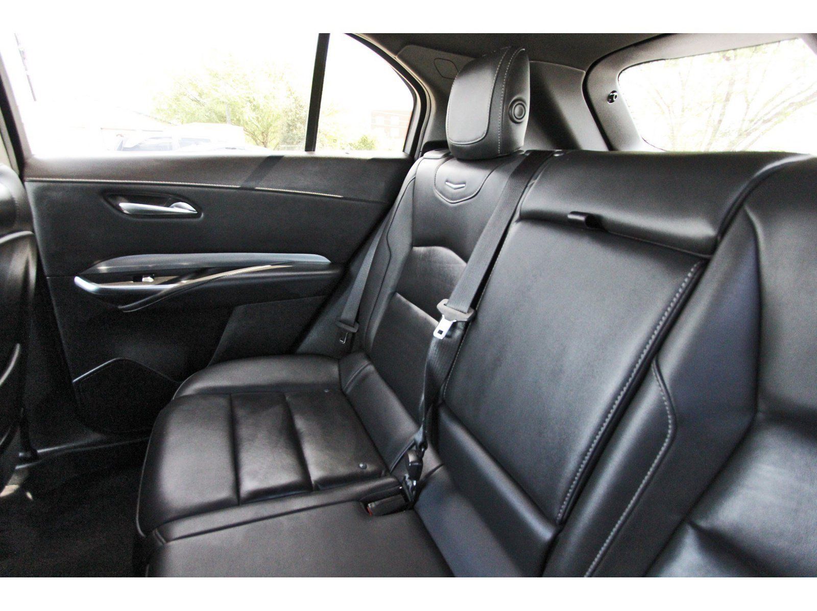 Used 2022 Cadillac XT4 Premium Luxury w/ Enhanced Visibility Package FWD image 12