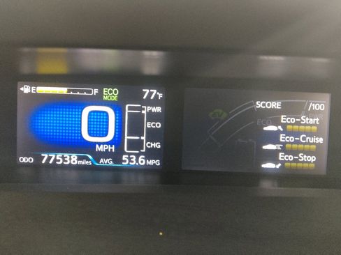Used 2016 Toyota Prius Four FWD image 23