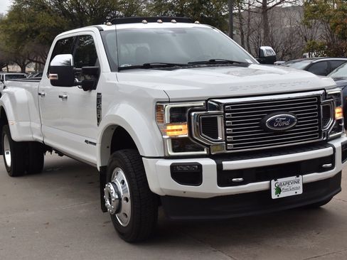 Used 2020 Ford F450 Platinum w/ FX4 Off-Road Package image 4