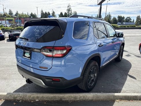 Used 2024 Honda Pilot TrailSport image 9