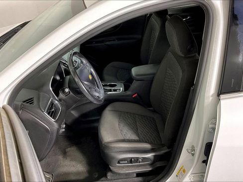Used 2018 Chevrolet Equinox LT image 33