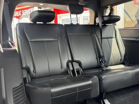 Used 2020 Ford Expedition Max XLT w/ Equipment Group 202A AWD/4WD image 25