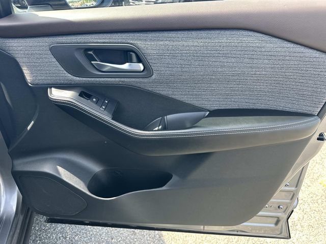 Used 2023 Nissan Rogue SV AWD/4WD image 11