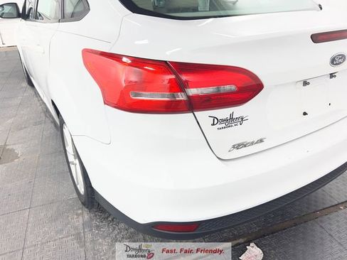 Used 2015 Ford Focus SE FWD image 13