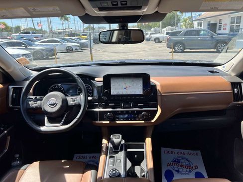 Used 2022 Nissan Pathfinder Platinum w/ Cargo Package image 30