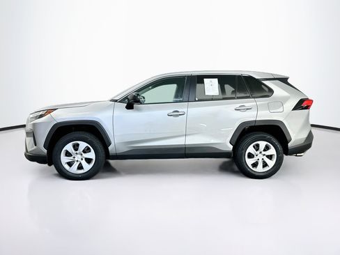 Used 2025 Toyota RAV4 LE AWD/4WD image 4