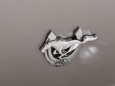 Used 2009 Ford Mustang GT Premium RWD image 19