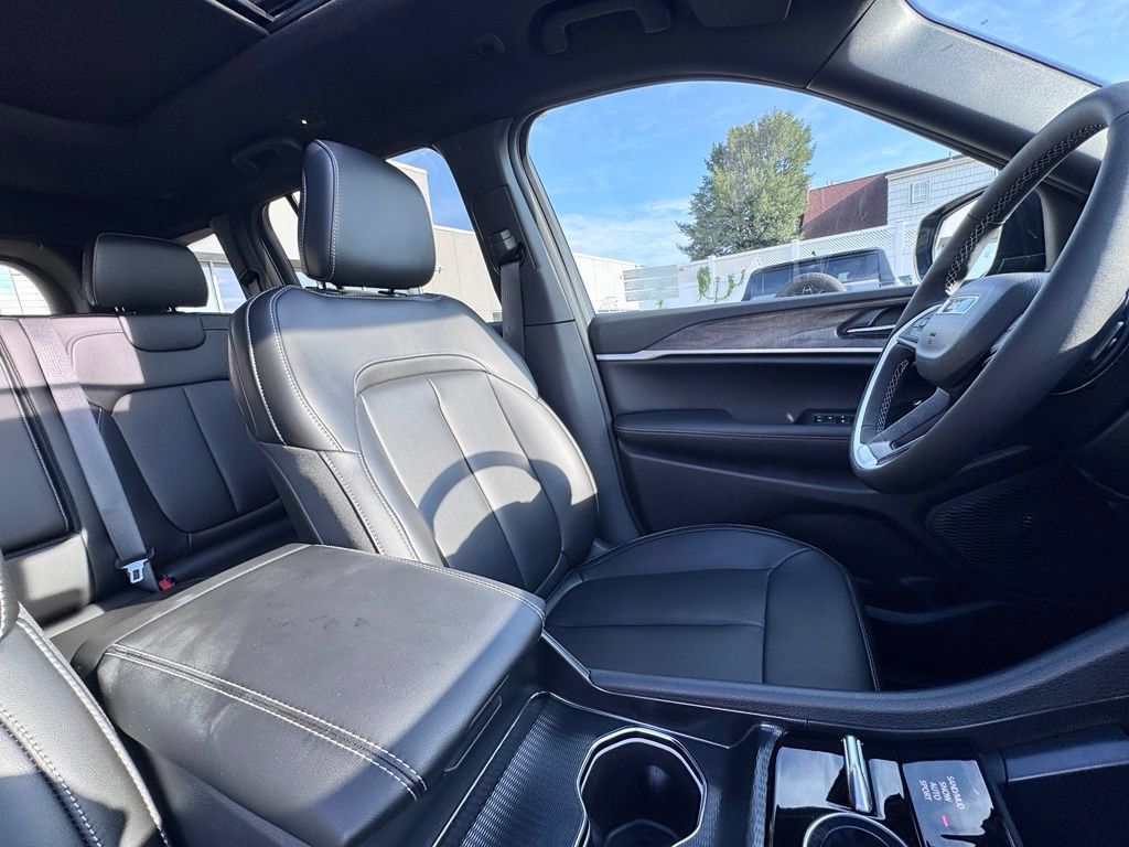 New 2027 Jeep Grand Cherokee Limited AWD/4WD image 20