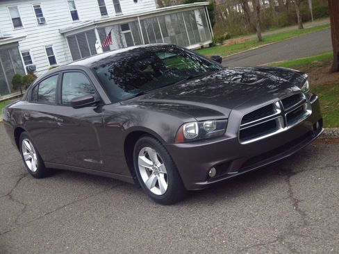 Used 2013 Dodge Charger SXT image 26
