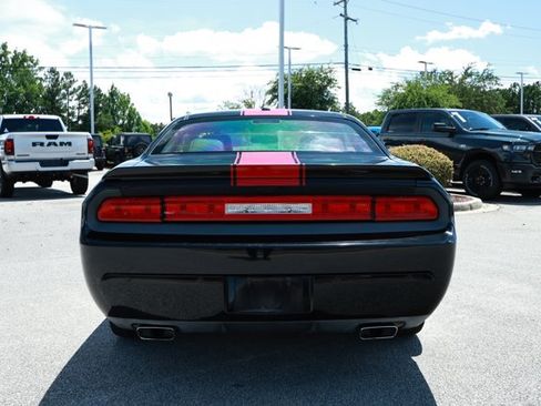 Used 2014 Dodge Challenger SXT RWD image 7