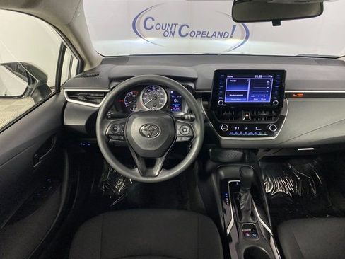 Used 2022 Toyota Corolla LE image 17