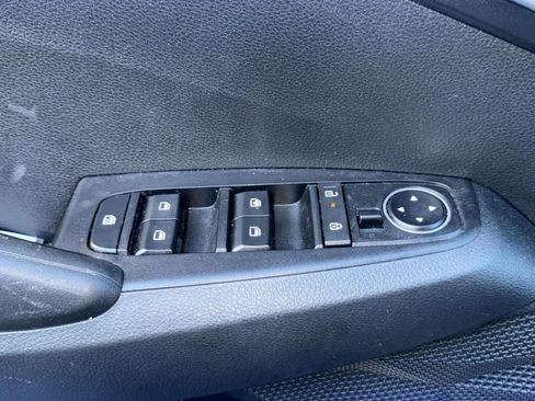 Used 2024 Kia Seltos LX image 17