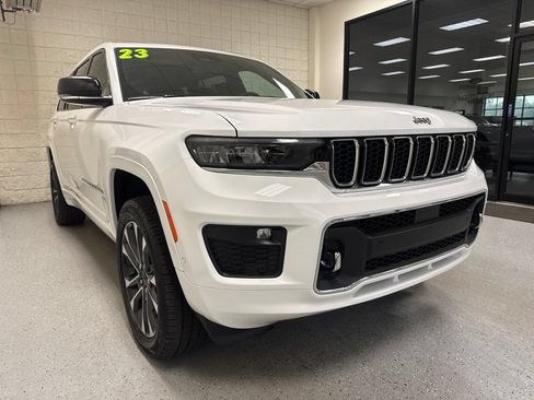 Used 2023 Jeep Grand Cherokee L Overland AWD/4WD image 45