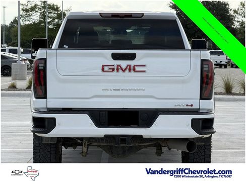 Used 2025 GMC Sierra 2500 AT4 AWD/4WD image 5