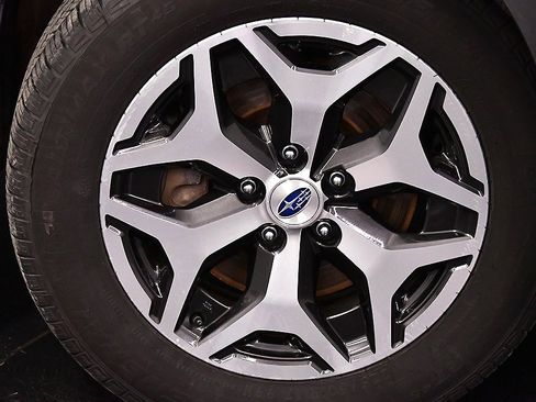 Used 2023 Subaru Forester Premium image 9