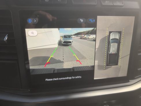 Used 2024 Ford F250 Lariat w/ Tremor Off-Road Package image 23