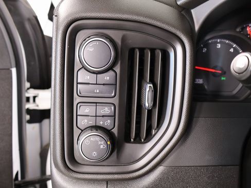 Used 2024 Chevrolet Silverado 2500 Custom w/ Custom Value Package image 7