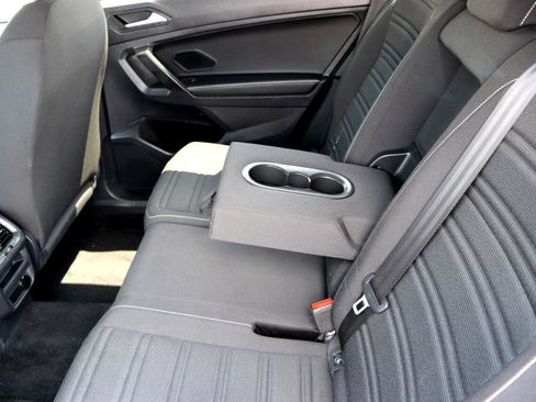 Used 2022 Volkswagen Tiguan S image 22