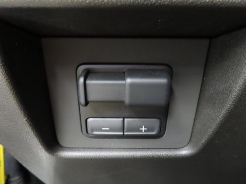 Used 2023 GMC Canyon Denali image 54