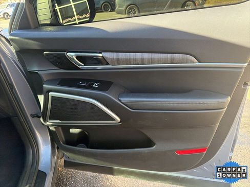 Certified 2023 Kia Telluride EX w/ EX Captain's Chair Package image 15