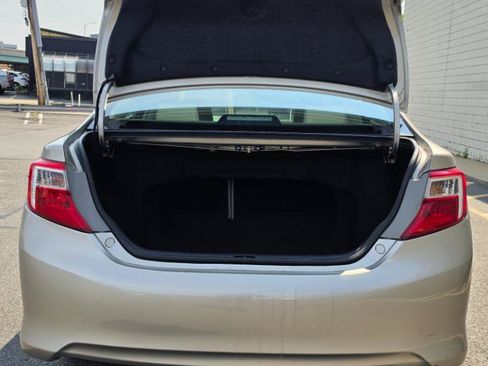 Used 2014 Toyota Camry LE FWD image 9