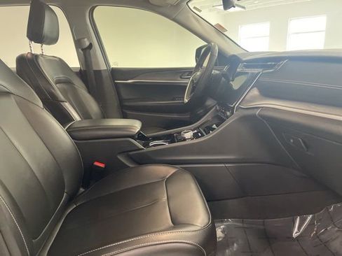 Used 2023 Jeep Grand Cherokee Limited image 27