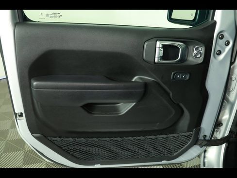 Used 2024 Jeep Wrangler Sport S image 17