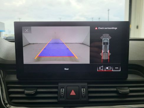 Used 2021 Audi Q5 2.0T Premium w/ Convenience Package image 11