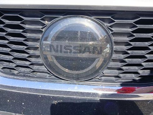 Certified 2020 Nissan Versa S FWD image 2