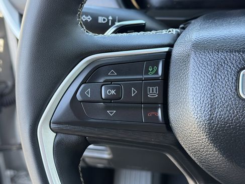 Used 2023 Jeep Grand Cherokee Altitude image 23