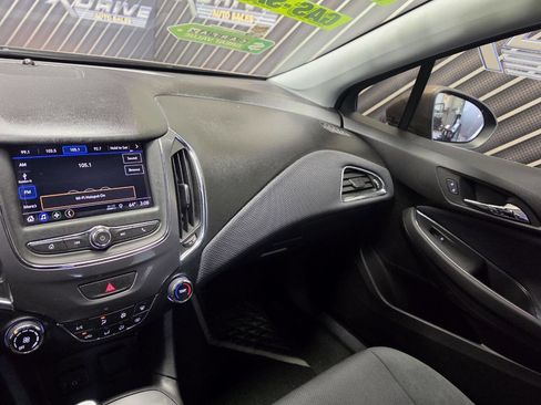 Used 2019 Chevrolet Cruze LS FWD image 21