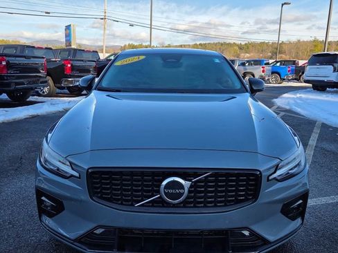 Used 2024 Volvo S60 B5 Core image 2