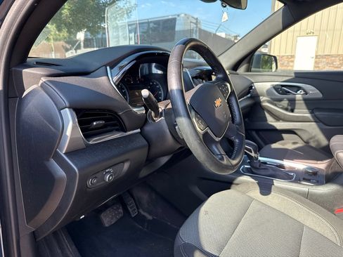 Used 2023 Chevrolet Traverse LT w/ LPO, Floor Liner Package FWD image 11