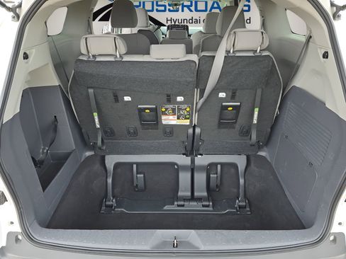 Used 2024 Toyota Sienna LE image 29