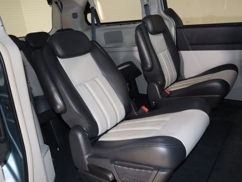 Used 2010 Chrysler Town & Country Touring Plus w/ Premium Group FWD image 64