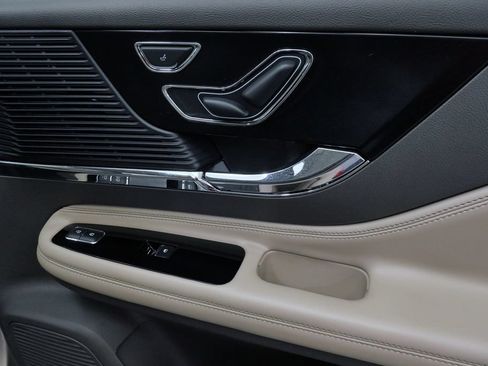 Used 2021 Lincoln Corsair AWD w/ Equipment Group 101A image 19