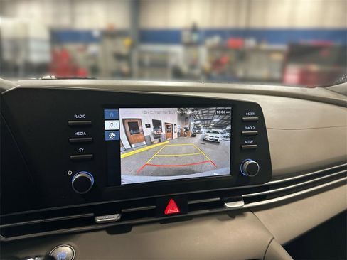 Certified 2025 Hyundai Elantra Sport image 21